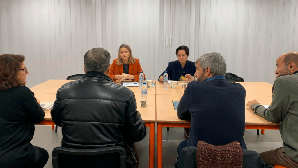 Encuentro entre miembros de Junta Directiva y el director de FEPA y la consellera de Drets Socials i Inclusió, Mònica Martínez Bravo.
