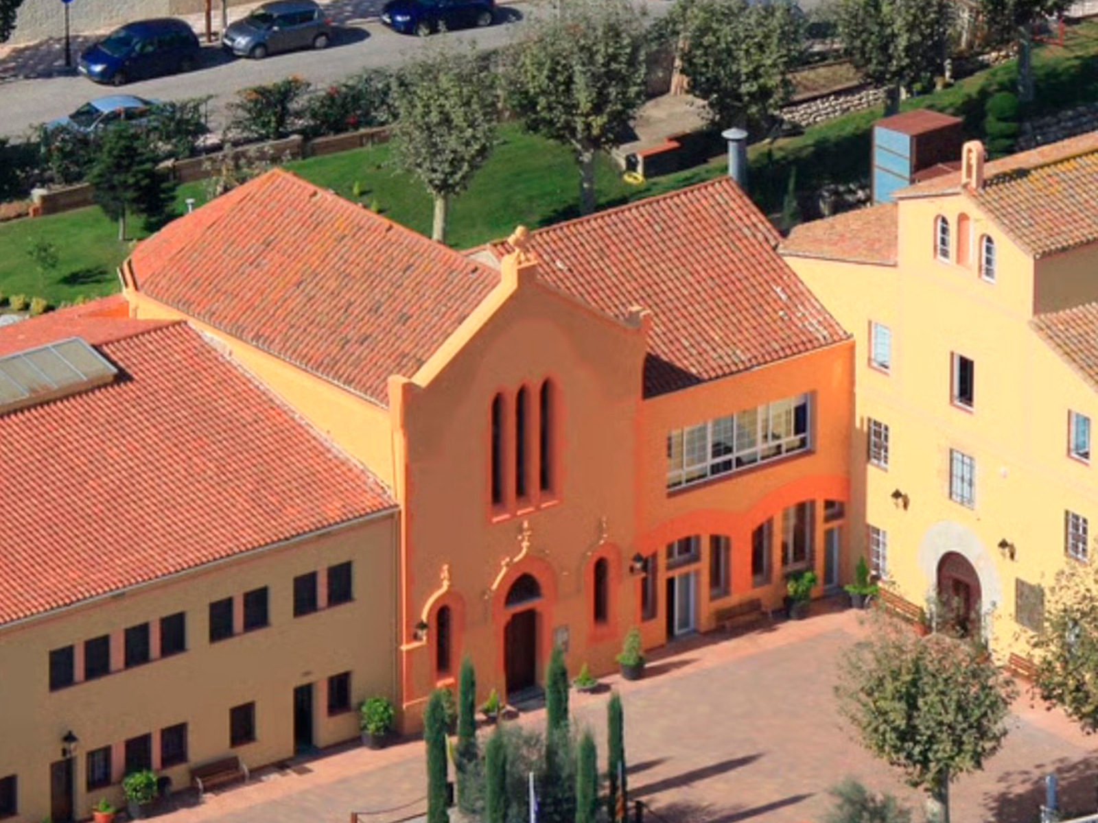 Vista panorámica de una de las viviendas que Fundació Santa Rosalía destina a vivienda para juventud extutelada en Teià.