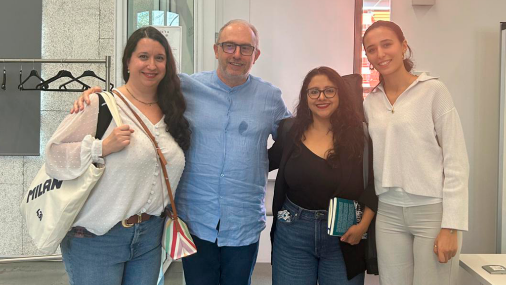 De izquierda a derecha, la directora del Observatorio de la Juventud en España, Laura Lobato; el director del Informe de Juventud 2024, Carles Feixa, la directora general del Injuve, Margarita Guerrero, y la dinamizadora del equipo Entre Joves FEPA, Romaisa Krima.