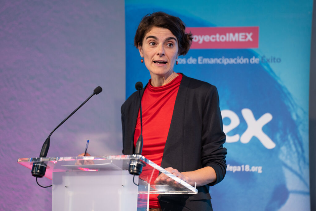 La Secretaria de Estado de Derecho Sociales, Rosa Martínez, durante el discurso de clausura de las jornadas.