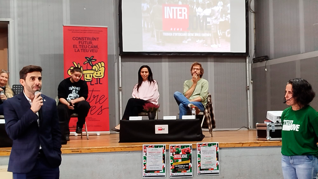 Escenario del espacio de Interjoves en el que participó el equipo dinamizador del proyecto 'Entre Joves', en la imagen.